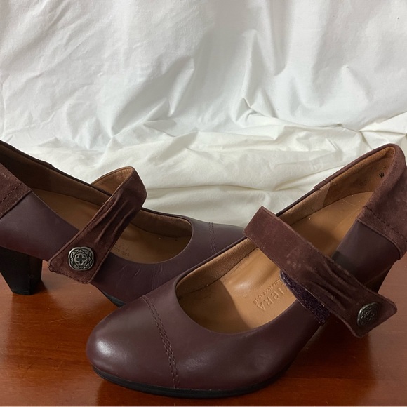 Ziera Mid-Heel Dress Shoes - Picture 4 of 5